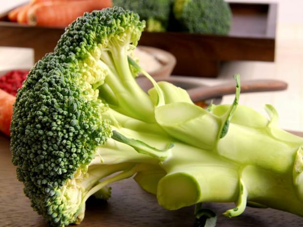 brokoli perawatan usus besar 