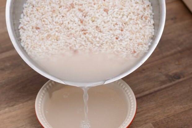 Cara menyiapkan air beras