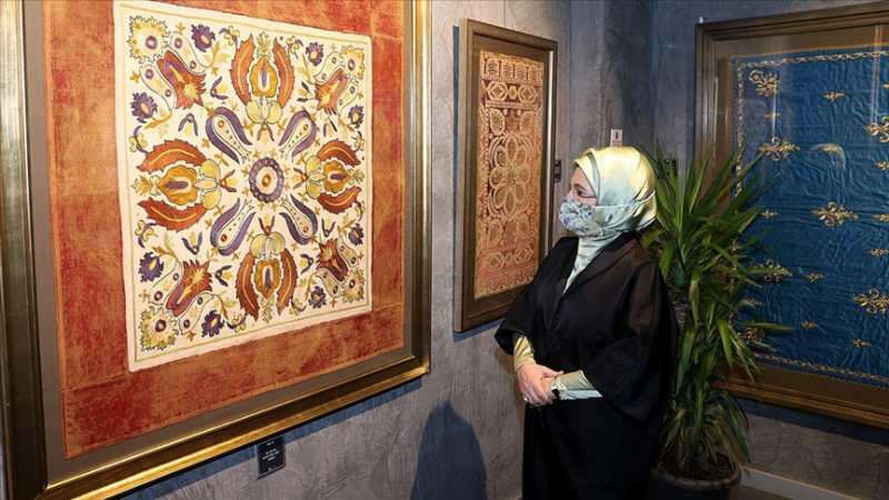 Ibu Negara Erdogan mengunjungi pameran "Jahitan Menyentuh Hati"!