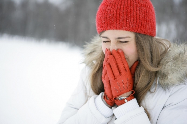 Apa itu alergi dingin? Apa saja gejala alergi dingin? Bagaimana alergi dingin masuk?