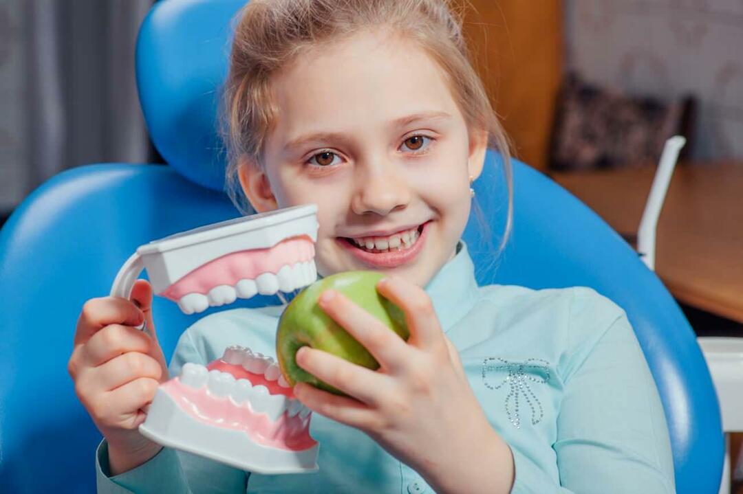 Bagaimana seharusnya perawatan gigi bagi anak-anak yang bersekolah?
