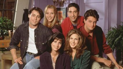 Para aktor dari seri Friends datang bersama untuk Courteney Cox!