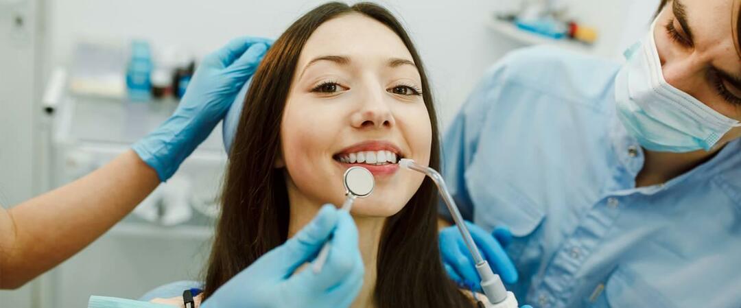 Mengapa gigi membusuk dan apa yang dapat kita lakukan untuk mencegahnya?