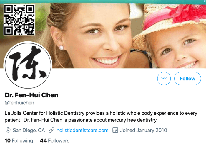 tangkapan layar profil twitter untuk @fenhuichen dengan tautan ke situs webnya di mana informasi kontak dan pemesanan janji tersedia