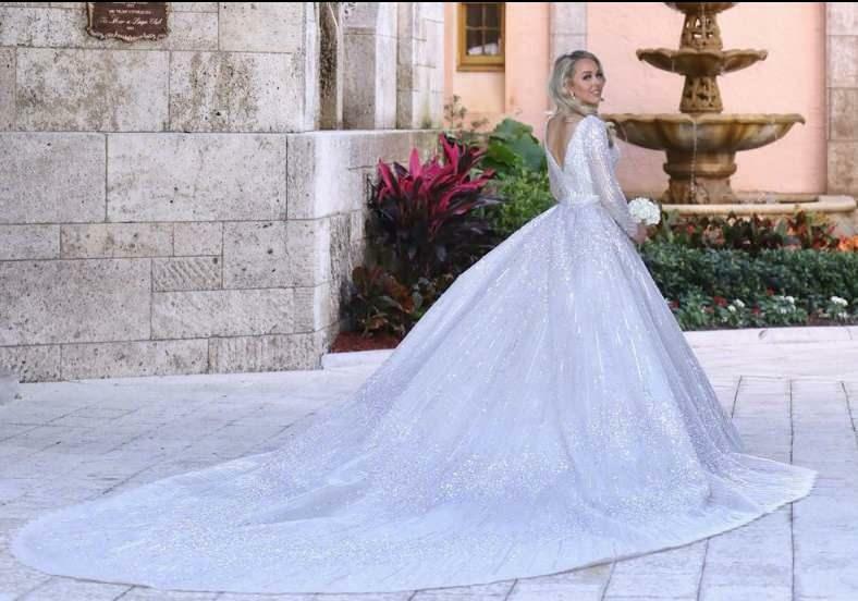 Gaun pengantin kerudung panjang Tiffany truf sangat populer
