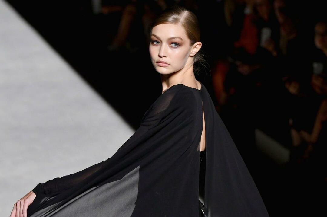 Raksasa kecantikan Estee Lauder Companies bergabung dengan merek fesyen yang berbasis di AS
