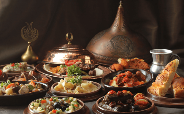 Menu meja buka puasa! Apa yang harus dilakukan agar tidak menambah berat badan di bulan Ramadhan?