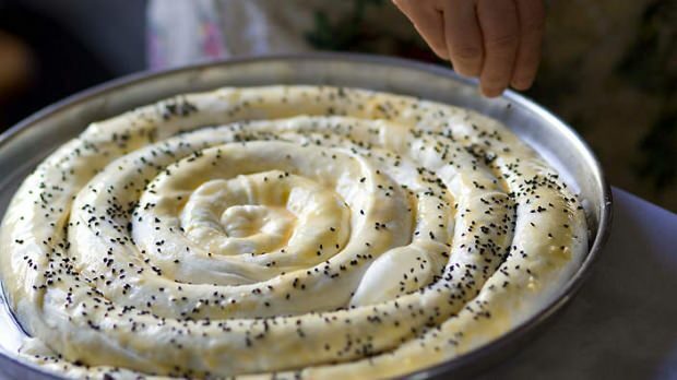 Bagaimana cara membuat kue lengan praktis? Resep untuk pastry lengan di rumah