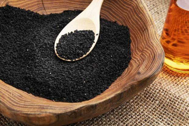 Bagaimana cara membuat minyak biji hitam?