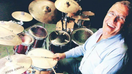 Musisi terkenal Asim Ekren diusir dalam perjalanan terakhirnya