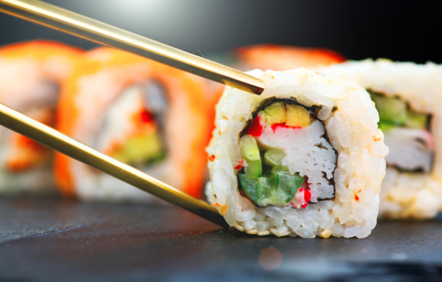 cara makan sushi