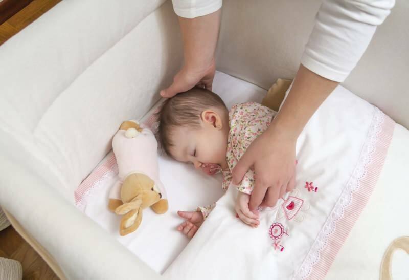 Metode penyimpanan untuk bayi yang baru lahir! Haruskah bayi dibaringkan?