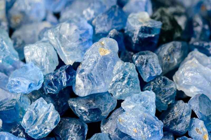 Apa sajakah sifat batu safir