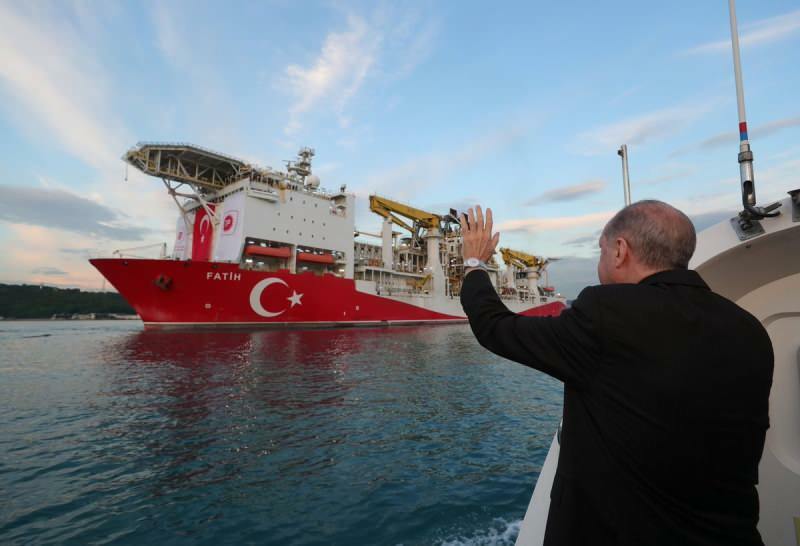 Kapal penakluk menemukan cadangan gas alam di Laut Hitam 