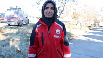 Siapakah Emine Kuştepe yang berbicara dengan Azize dalam gempa bumi?