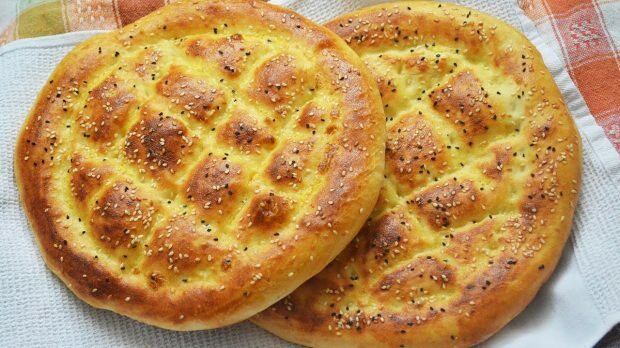 Bagaimana cara membuat pita Ramadhan termudah? Membuat muffin Ramadhan di rumah