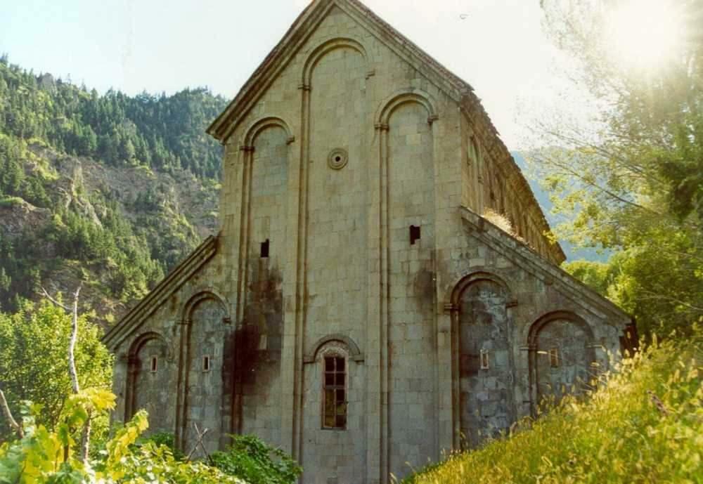 Gereja Barhal