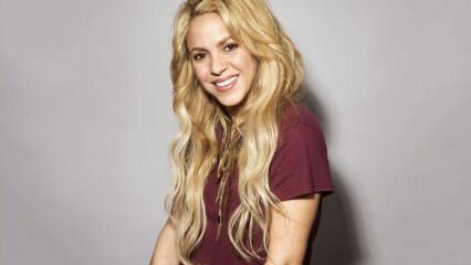 Penyanyi terkenal dunia, Shakira, berbagi dengan petugas kesehatannya!