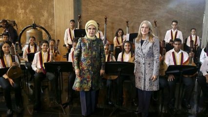 Pertunjukan musik khusus untuk Ibu Negara Erdogan di Venezuela