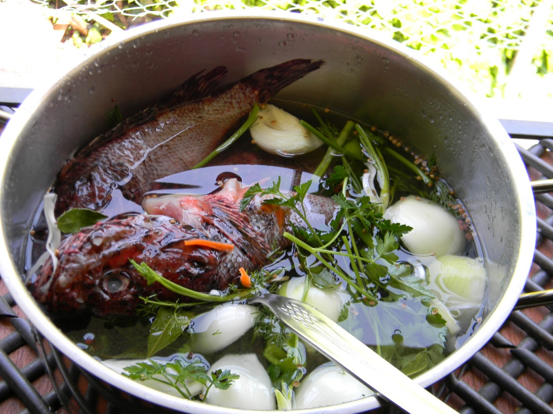 Bagaimana cara membuat sup ikan kalajengking yang paling mudah? Tips untuk sup kalajengking