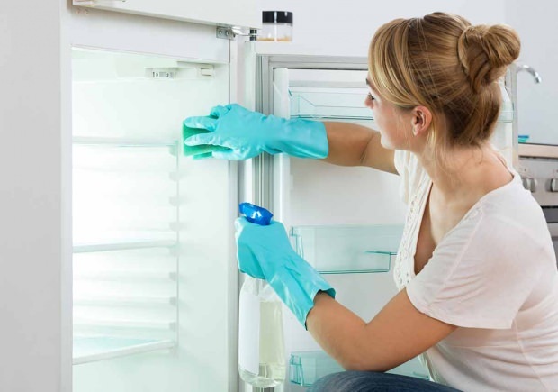 Bagaimana lemari es dibersihkan?