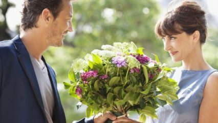 Mengapa wanita harus membeli bunga?