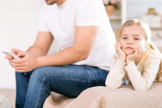 Apa yang harus dilakukan jika anak Anda tidak mau berbicara dengan Anda?