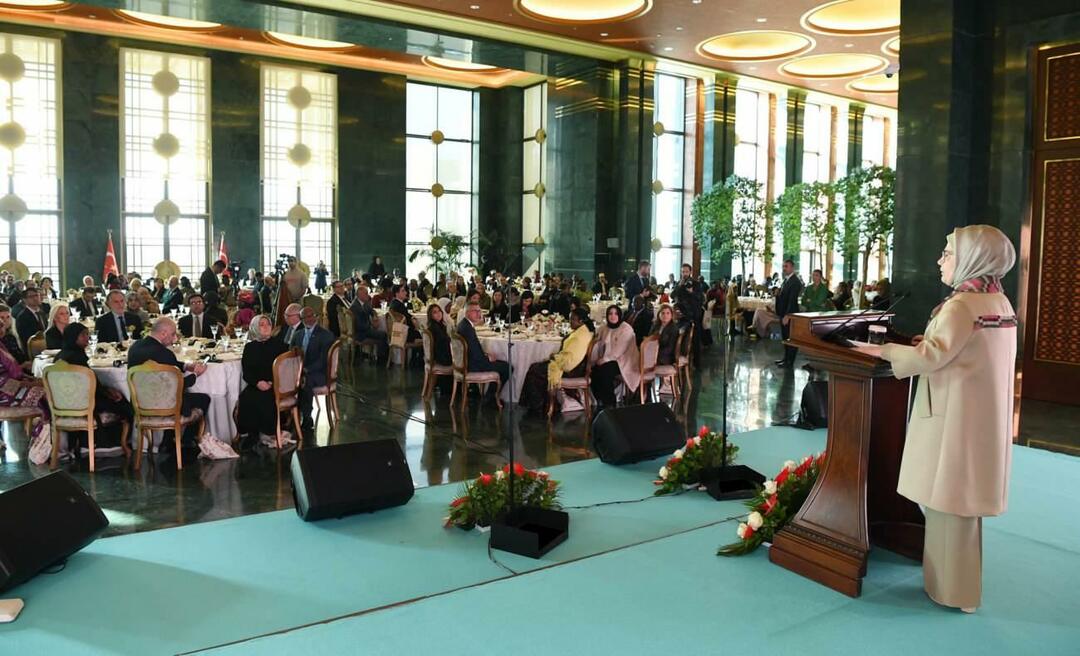 Emine Erdogan, yang memberikan pidato tentang program rumah Afrika