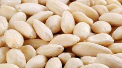 Apa manfaat almond? Untuk apa penyakit almond bagus? Bagaimana seharusnya almond mentah dikonsumsi? 