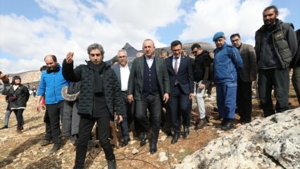 Mevlüt Çavuşoğlu mengunjungi set seri kejang
