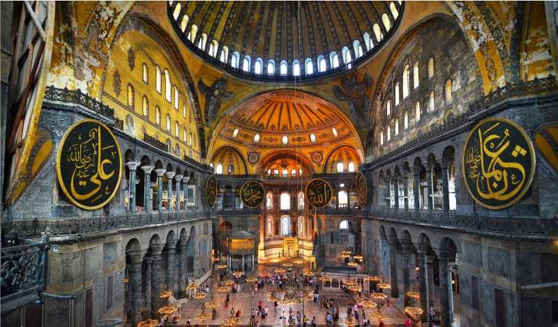 Di mana masjid Ayasofya? Di distrik manakah masjid Hagia Sophia?