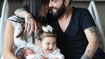 Istri Berkay, Ozlem Ada Şahin mengajar Mevlit untuk bayinya yang baru lahir!