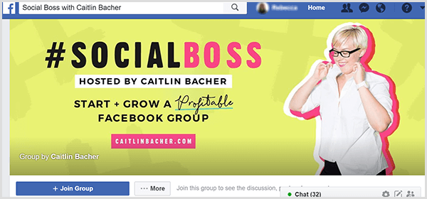 Foto sampul grup Facebook untuk Social Boss yang dibawakan oleh Caitlin Bacher memiliki latar belakang kuning, aksen merah muda pada teks, dan foto Caitlin yang sedang menarik kerah bajunya.