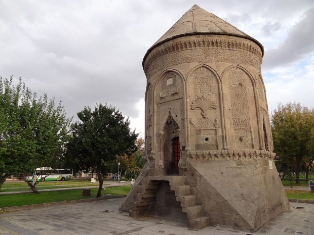 Memutar Cupola