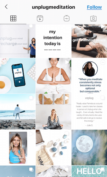contoh tangkapan layar dari umpan instagram @unplugmeditation yang menunjukkan kutipan, produk, dan orang-orang dalam berbagai pose pengobatan dalam warna biru muda, cokelat tua, dan putih untuk mempromosikan relaksasi dan kedamaian