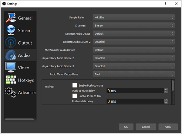 Kotak dialog Pengaturan Studio OBS memiliki opsi pada tab Audio untuk mengatur sumber audio Anda. Anda ingin memastikan sumber audio Anda adalah mikrofon yang Anda pilih dan bukan komputer internal atau mikrofon kamera Anda.