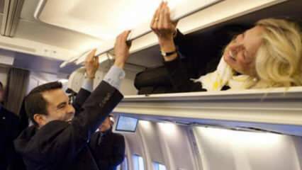 Lelucon 1 April dari Jill Biden kepada wartawan di pesawat!