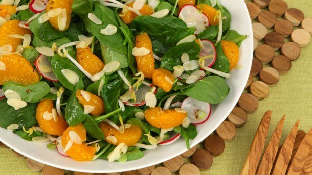 salad bayam dengan jeruk keprok