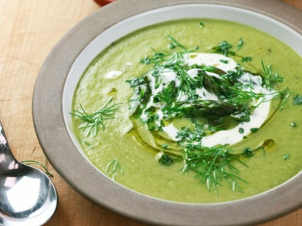 Bagaimana cara membuat sup asparagus?