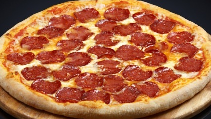 Bagaimana cara membuat pizza pepperoni termudah? Trik membuat pizza