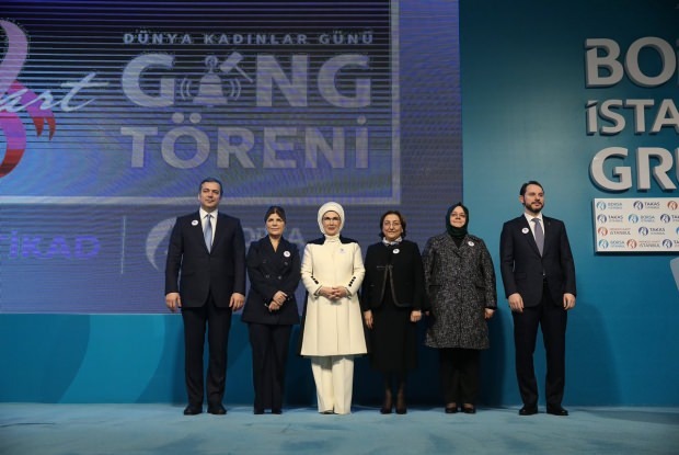 Berbagi "Hari Perempuan Internasional" oleh Ibu Negara Erdogan