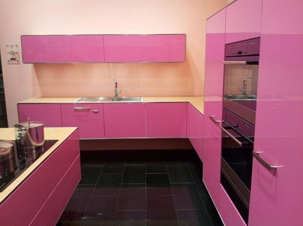 ide dekorasi dapur merah muda