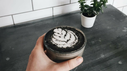Bagaimana cara membuat latte hitam?
