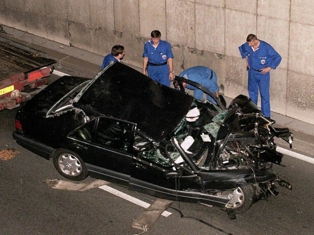 Putri Diana kecelakaan