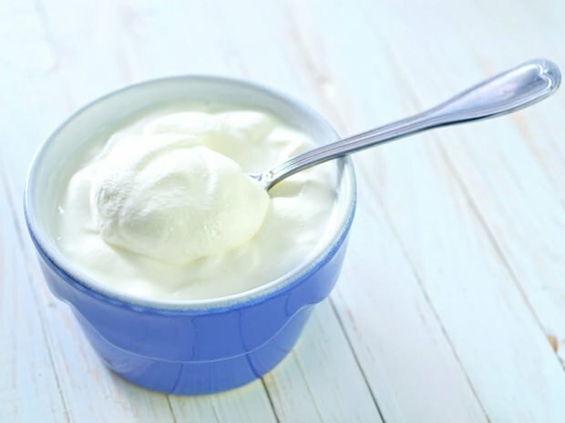 Bagaimana menjadi langsing dengan mengonsumsi yogurt sepanjang hari? Ini adalah diet yogurt ...