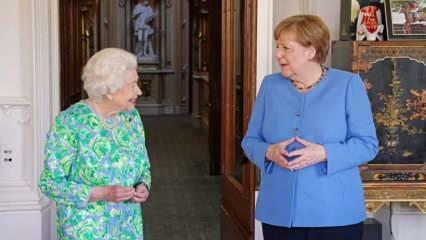 Ratu Hadiah spesial dari Elizabeth untuk Presiden Jerman Angela Merkel!