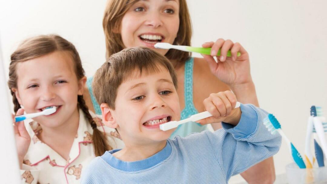 Bagaimana Seharusnya Perawatan Mulut dan Gigi Anak?