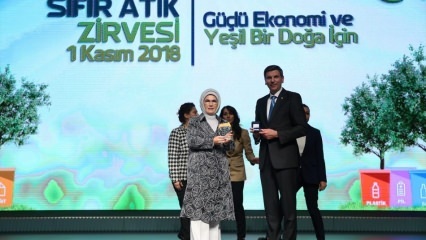 Ibu Negara Erdogan: Truk sampah tidak memasuki Kulliye