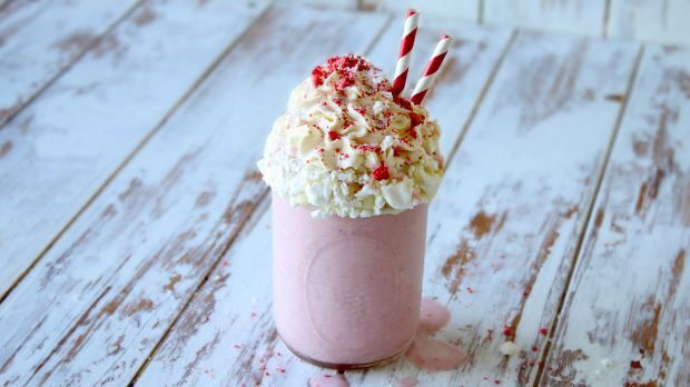 Bagaimana cara membuat milkshake praktis di rumah? Resep milkshake lezat