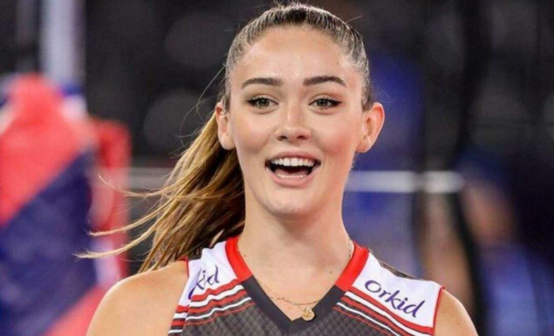 Pemain Bola Voli Nasional Zehra Güneş menjadi wajah iklan merek kosmetik tersebut